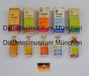 5-DDR-Insuline-liegend-WZ-300x257 alte Insulin-Fläschchen